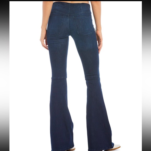 Free People Gummy Flared Leg Mid Rise Pull On Stretch Jeans - Picture 1 of 8